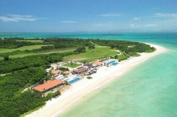 수영장 및 해변 지역