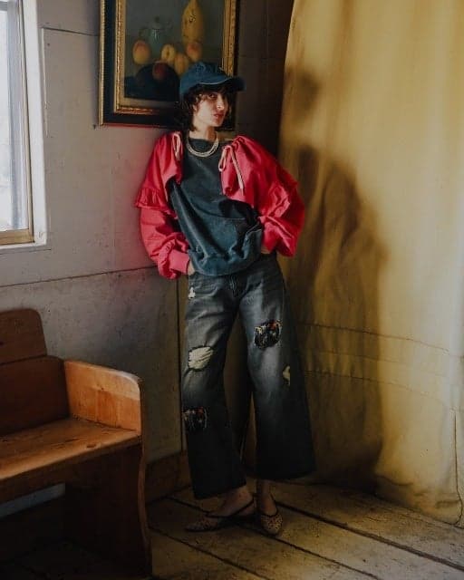 ผ้ายีนส์ขากว้างปักลายดอกไม้