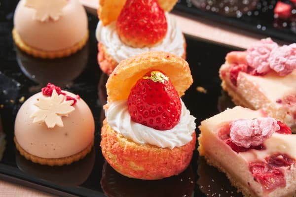 Fresh Strawberry Petit Cream Puff