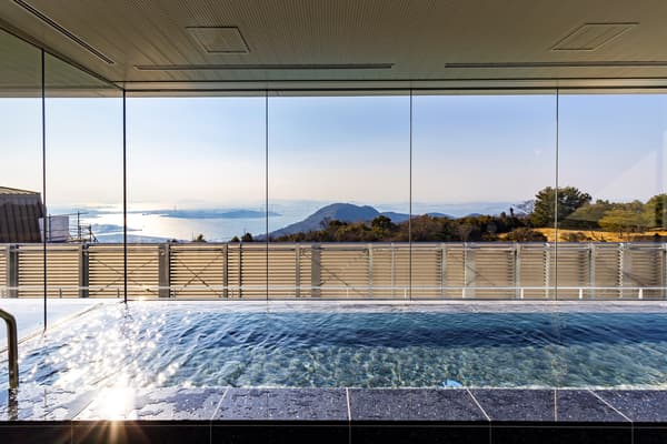 The gentle, skin-friendly hot spring water allows guests to enjoy bathing while viewing the spectacular Setouchi scenery