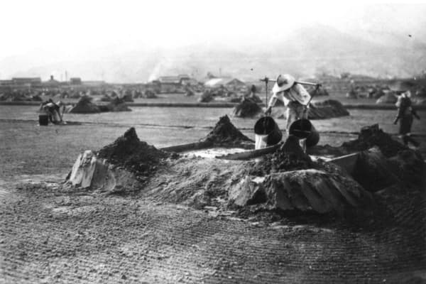 Historic street view of Takehara