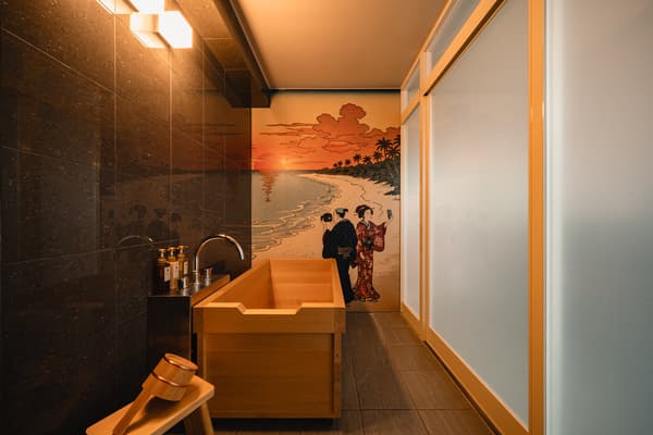 ห้องพักทุกห้องมีอ่างอาบน้ำไม้ฮิโนกิ