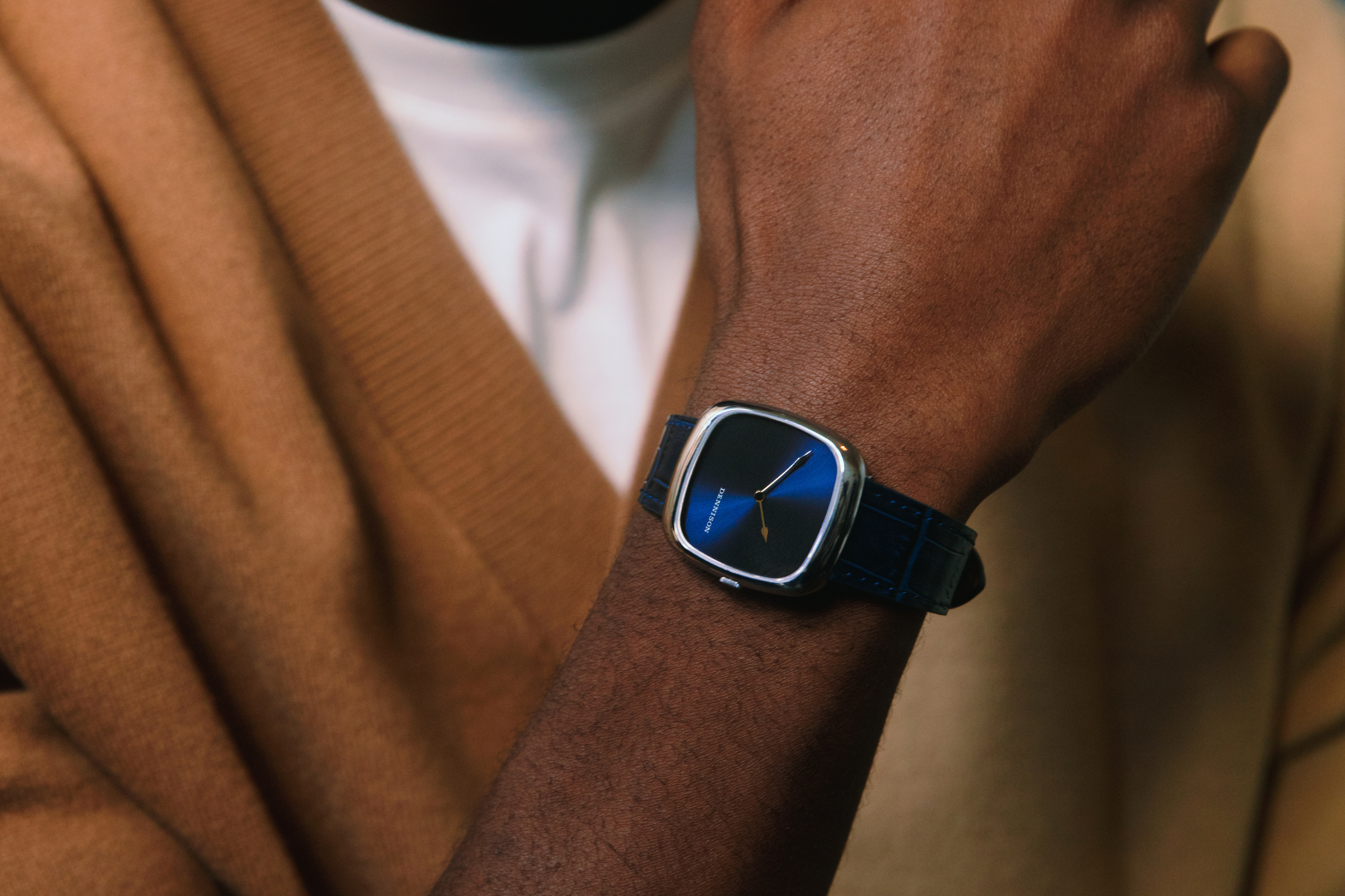 A.L.D. Sunray Blue in Steel - Lifestyle Image