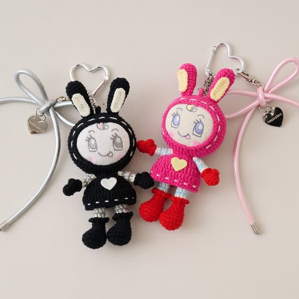 Knitted Berrie-chan Charm