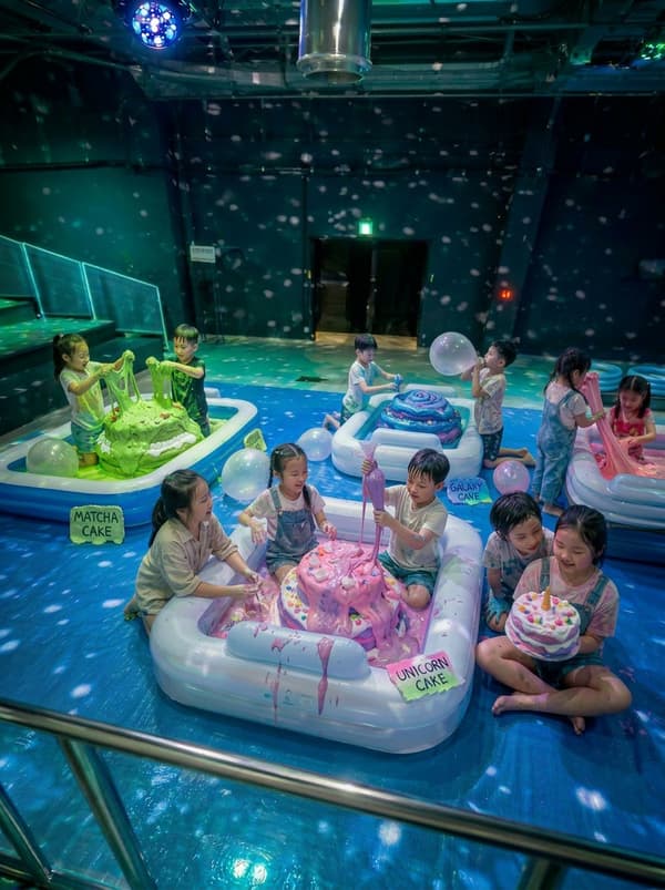 Full-body slime pool