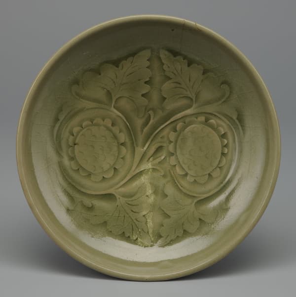 Celadon Dish with Incised Flower Design