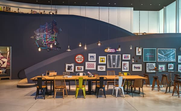 大阪本町 Moxy 酒店一楼大堂