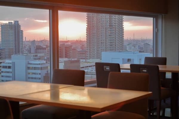 Penyajian prasmanan Sky Restaurant Etoile