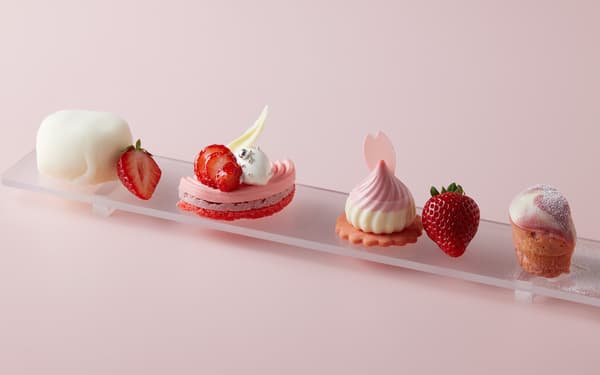 아마오 딸기 크림 다이후쿠, 딸기 크런치 벚꽃 무스, 벚꽃 코코넛 무스, 딸기 멜론빵