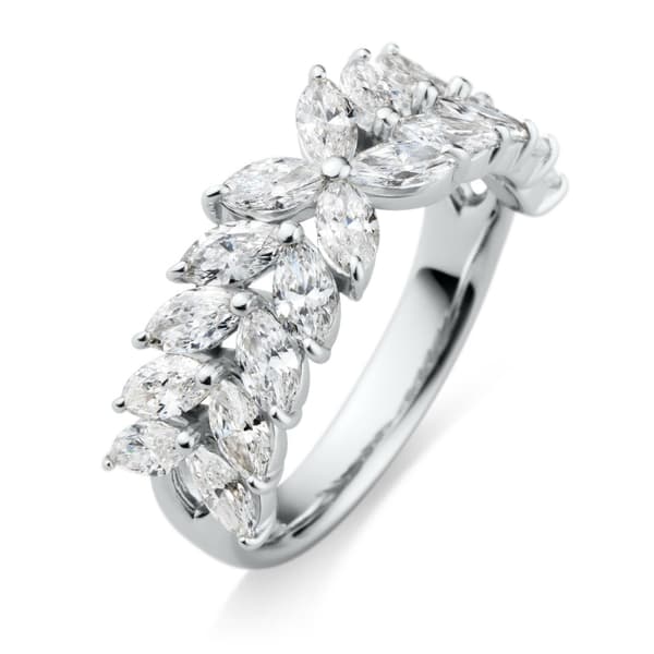 Anillo Half Eternity de Diamantes Creados en Laboratorio con Corte Marquesa Folia