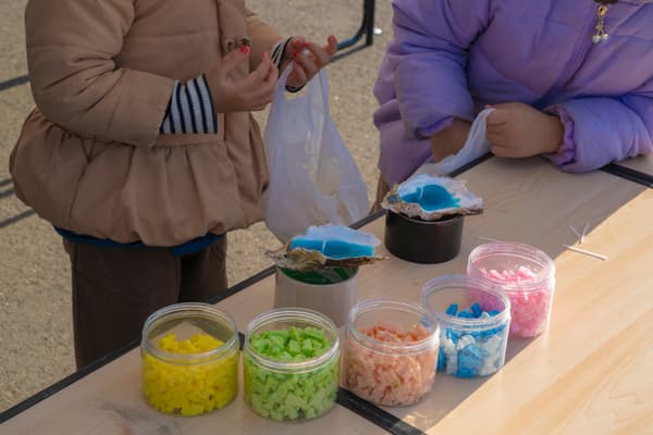 Oyster shell candle workshop