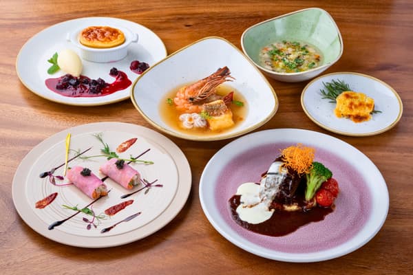 Dinner Image (varies by plan)