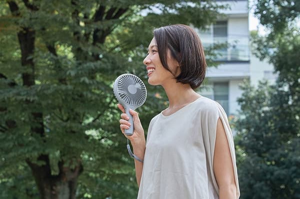 Aspa de ventilador tamaño uchiwa ofrece flujo de aire de área amplia