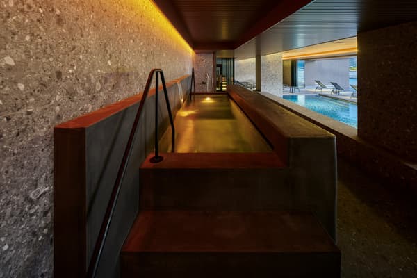 Piscina de inmersión fría a 15 °C, profundidad 1,2 m