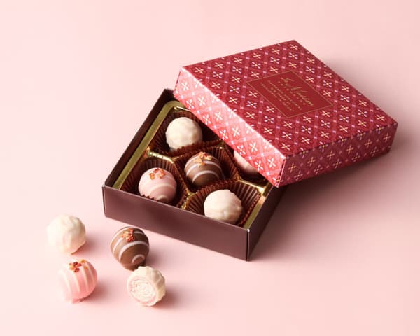 Amaou Strawberry Truffle ¥1,080 (tax included)