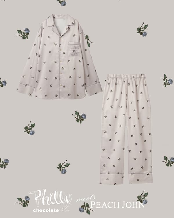 Vista detallada del pijama de camisa con estampado de satén cepillado para hombre