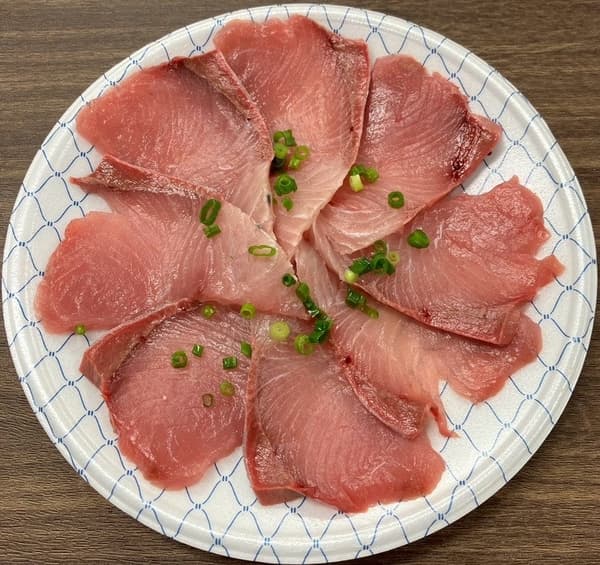 Yellowtail Shabu-Shabu Platter (for 2) 1,188 yen (tax included)