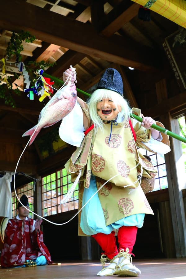 Umi Kagura performance at the shrine