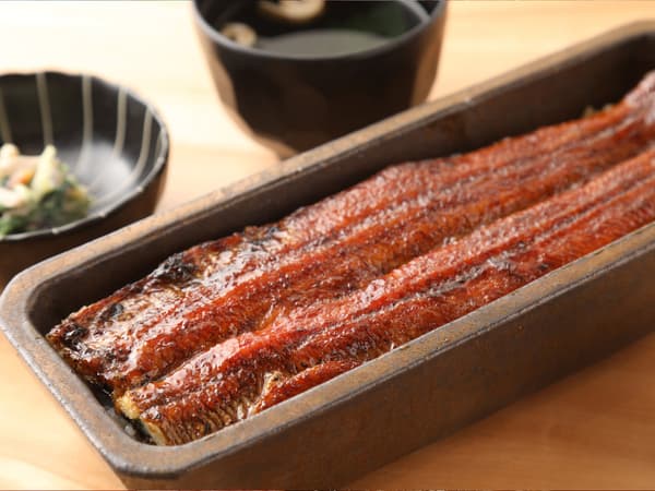 Interior del restaurante de anguilas
