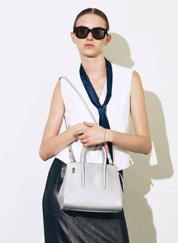 Jolie light shrink (S) ¥42,900 H/ 21 × W/ (upper) 22.5 (lower) 25 × D/ 12 cm