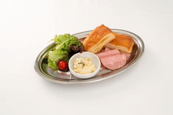 Sasha's Stolen Food Plate