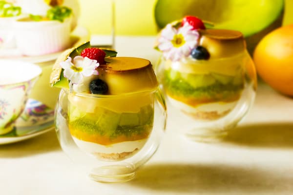Melon Pudding à la Mode Parfait with five early summer fruits