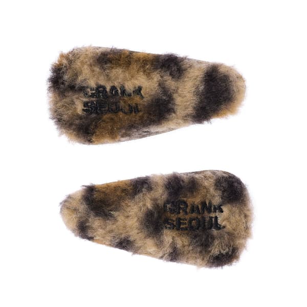 Beneficio especial: Juego de pinzas para el cabello FLUFFY LEOPARD