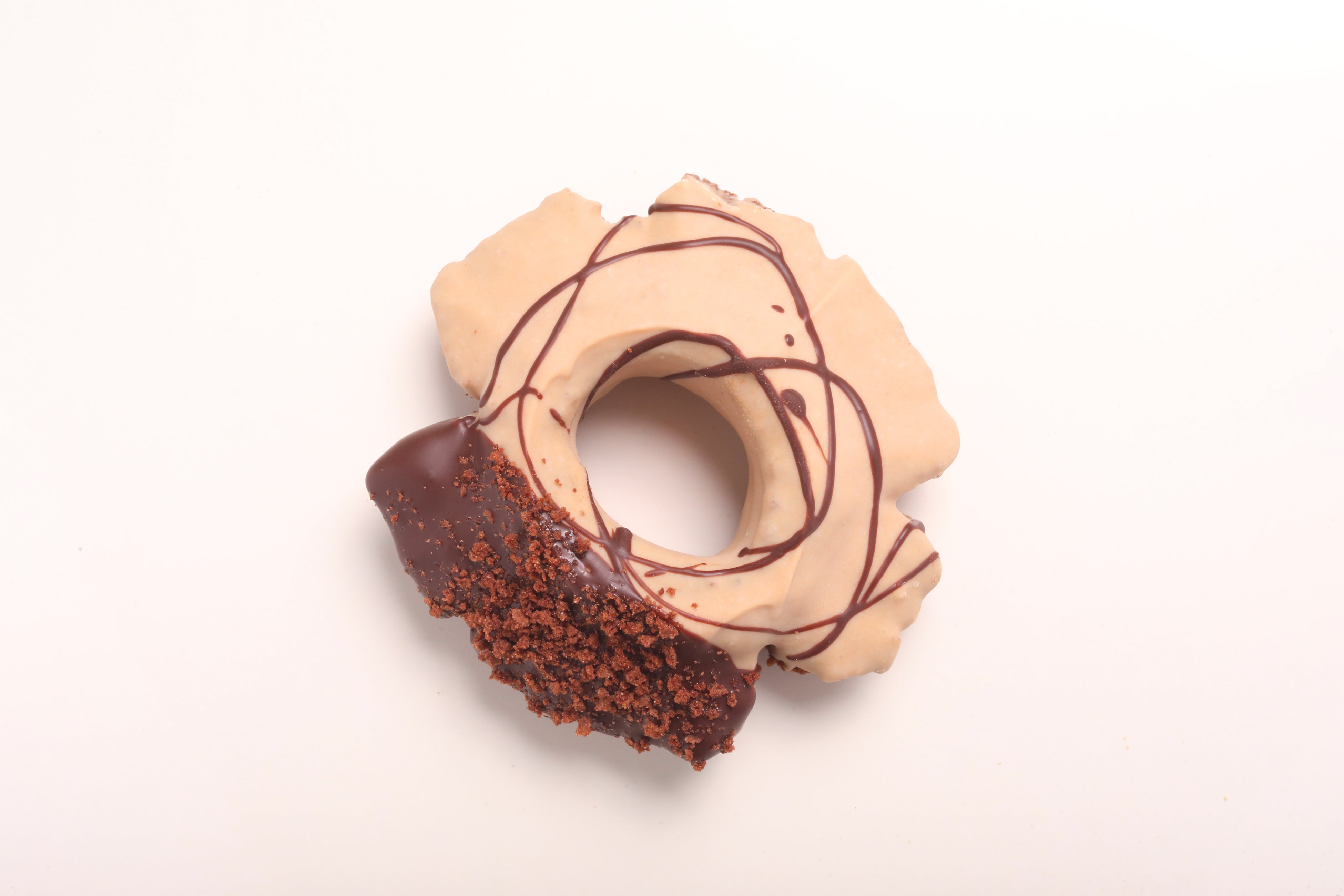 Coffee Fashion - 220 yen: A new old-fashioned finished with deep-roasted coffee chocolate blending aromatic and rich-flavored Kilimanjaro and Colombia.