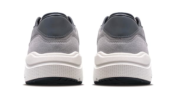 UNION TRAINER สีเทาบรัช มุมมองด้านหลัง