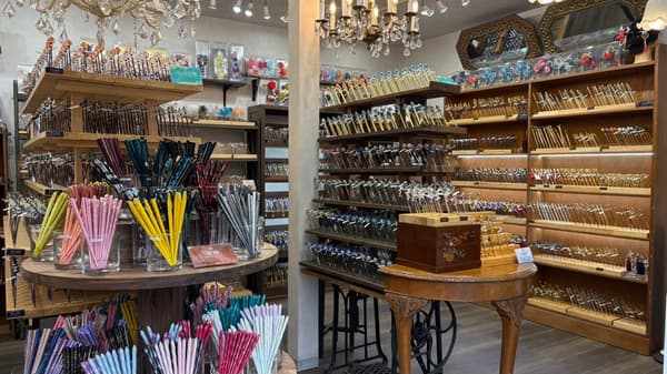 Display of traditional kanzashi
