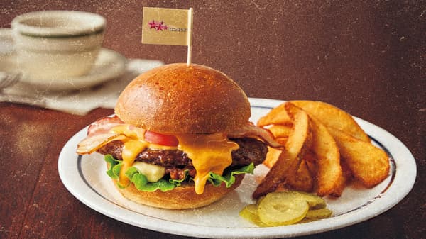 Studio Stars BLT Burger Plate