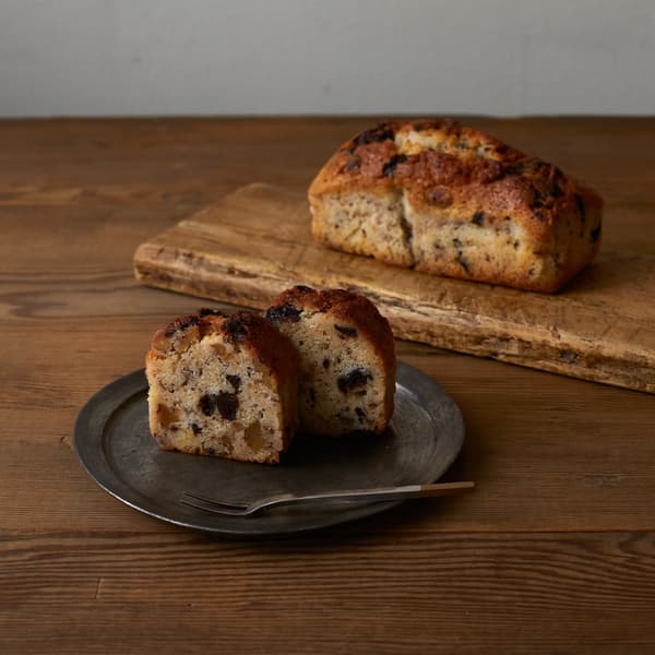 Fermented Butter Pound Cake with Walnut and Chocolate