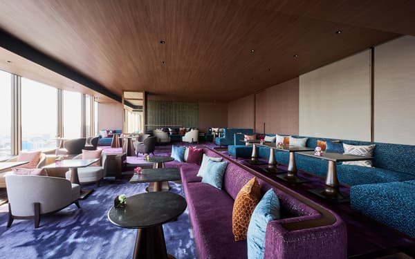 아사쿠사 뷰 호텔 28층 바 라운지 좌석 공간