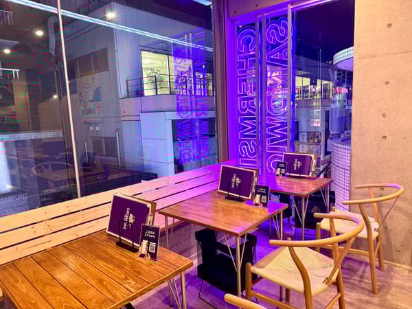 新店位於原宿本店隔壁大樓的 3 樓和 4 樓