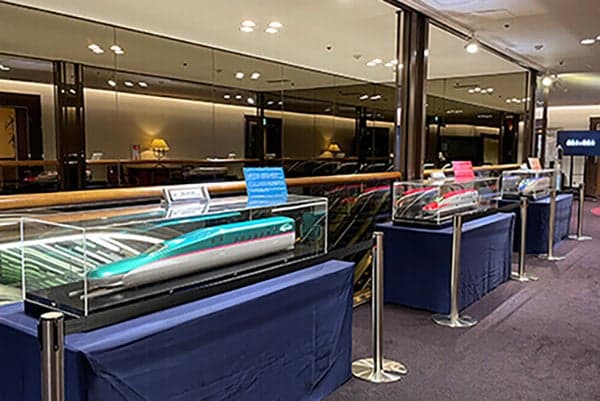 1/20 Scale Shinkansen Models