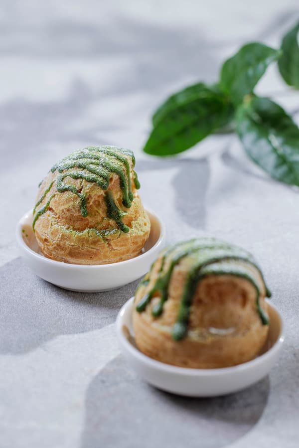 Matcha Cream Puff (image)