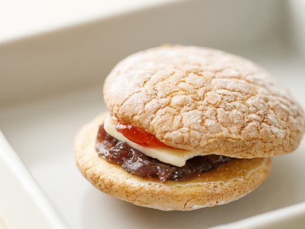 Strawberry Jam An-Butter Busse