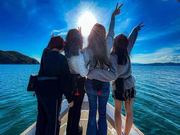 Glass-Bottom Boat Daytime Photo