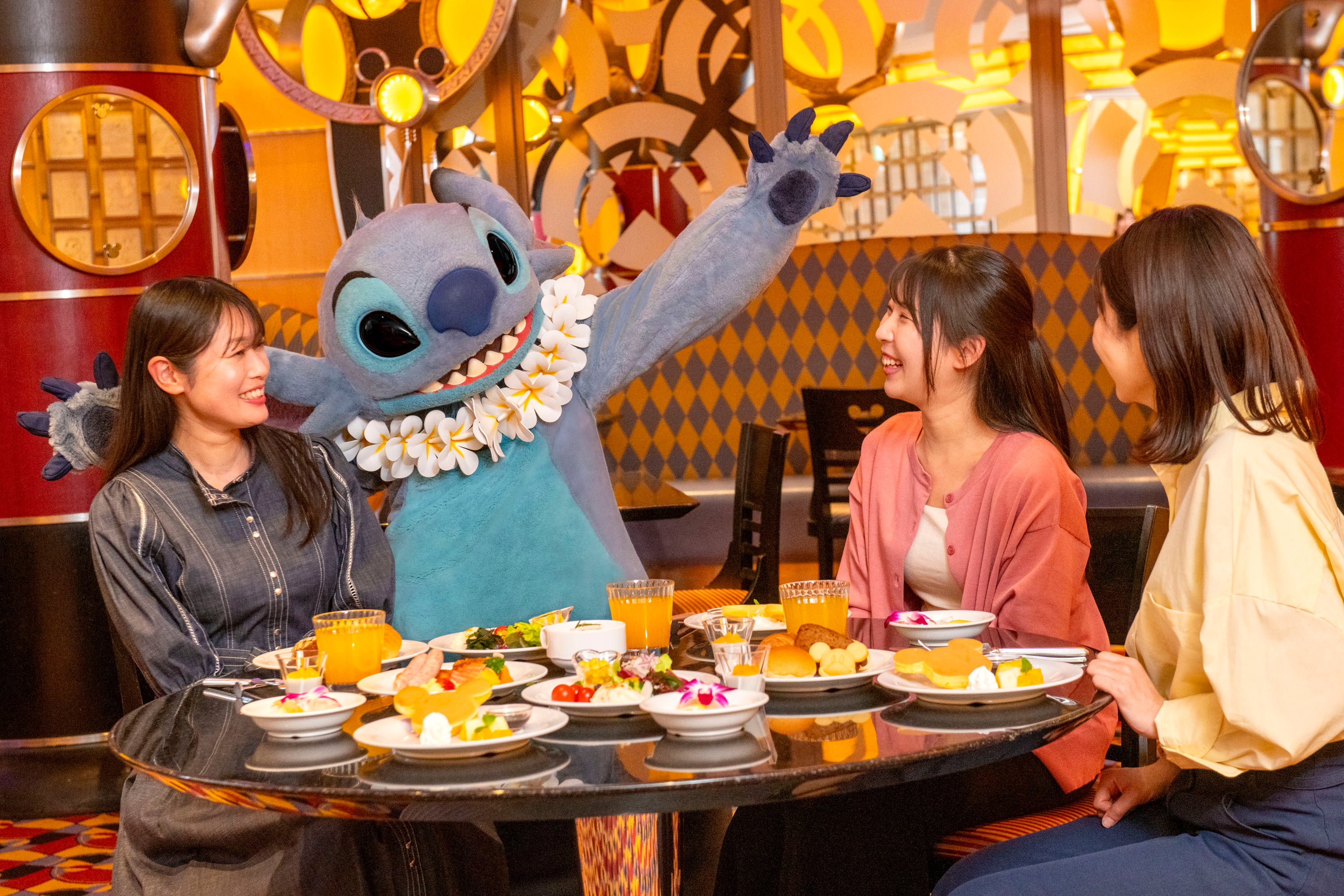 Hawaiian-Style Breakfast Buffet with Stitch - Greeting
