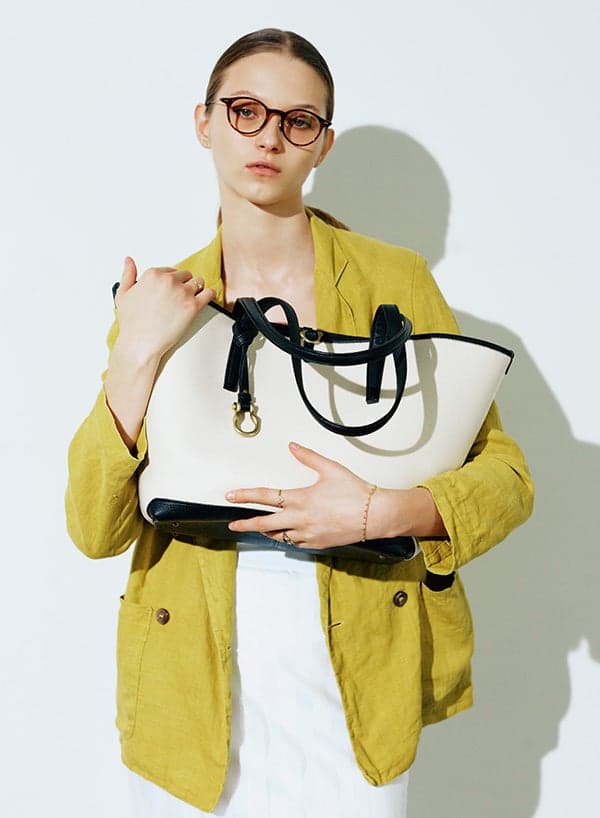 Serene canvas ¥40,700 H/ 27× W/ 29 × D/ 16.5 cm