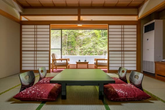 Japanese-style corner room, 18 square meters