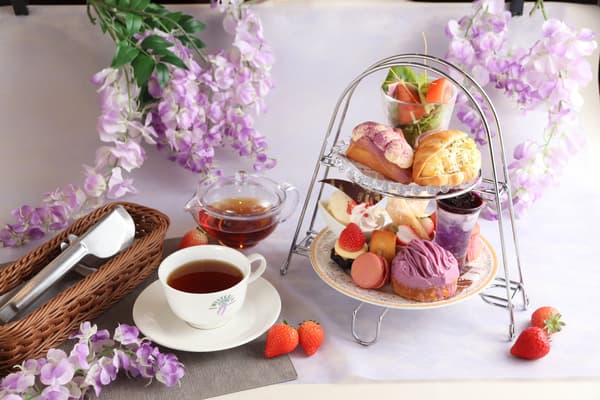 Wisteria Dessert Stand