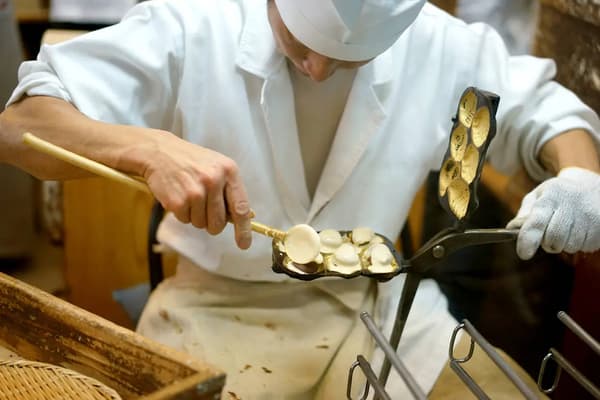 Ningyo-yaki (doll-shaped pancake filled with bean jam)