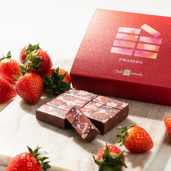 딸기 퓌레가 가득한 쇼콜라 프레이즈