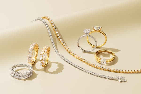 Anillos eternity de diamantes creados en laboratorio