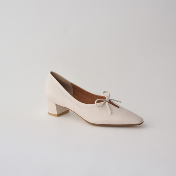 아이보리 펌프스