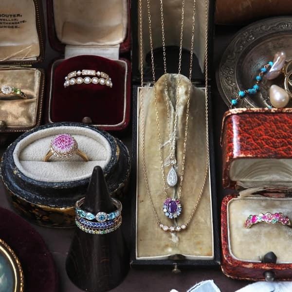 Exhibición de la colección PARCELLE JEWELRY