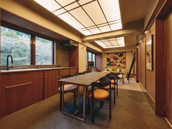 房间内部（白天）