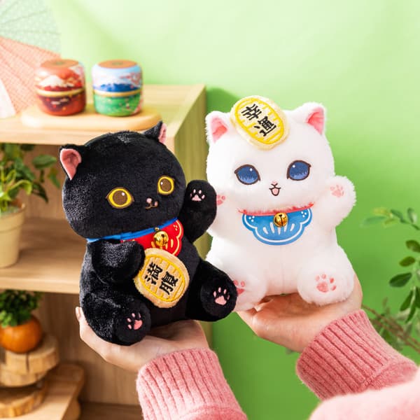 Lucky Cat Plushies Detail