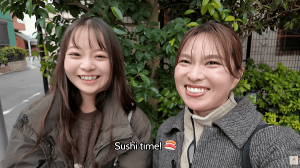 Arimi dan Rena di pengalaman membuat sushi